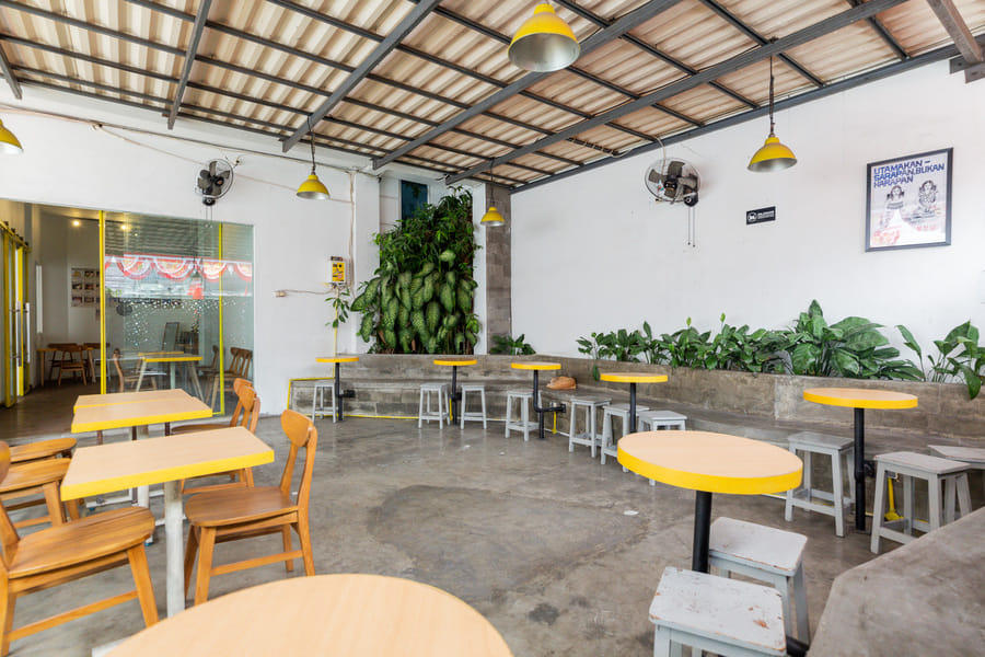 RedDoorz Plus Syariah near Mall Pondok Indah