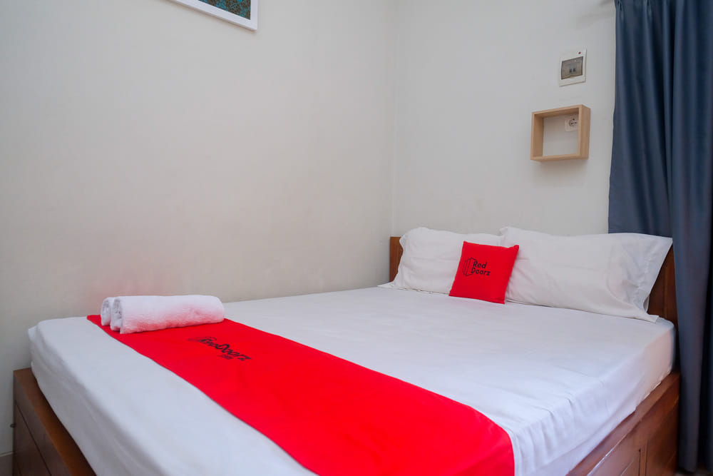 RedDoorz Room