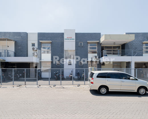 Dukuh Kupang Residence Mitra RedDoorz