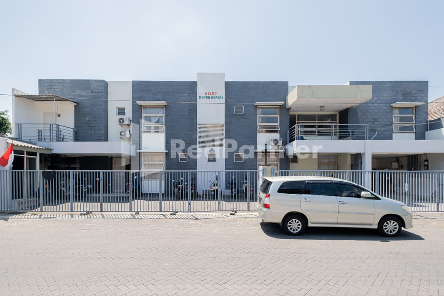 Dukuh Kupang Residence Mitra RedDoorz