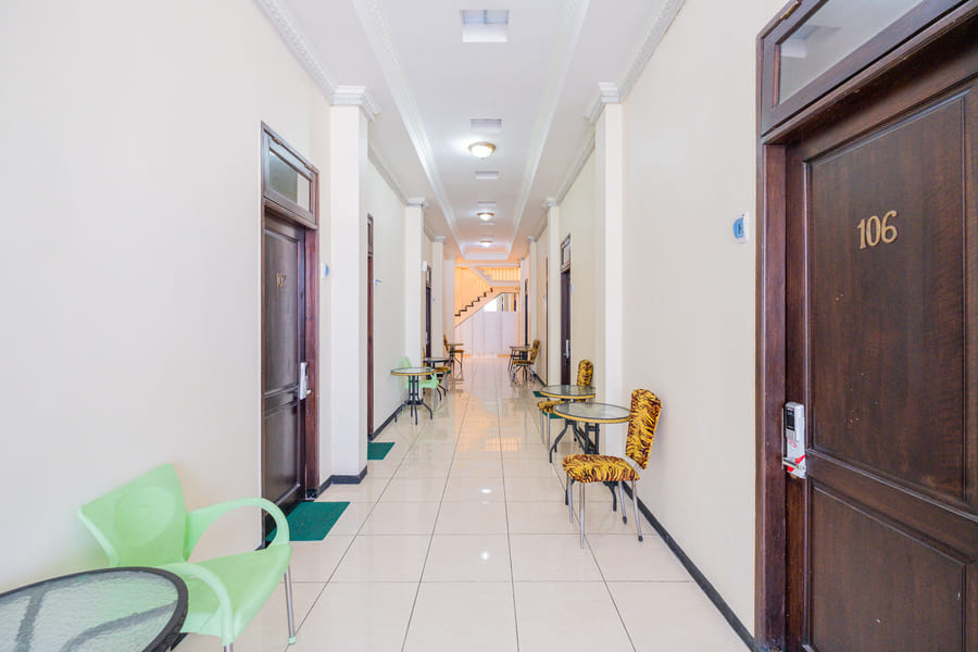 RedDoorz Plus @ Grace Residence Surabaya