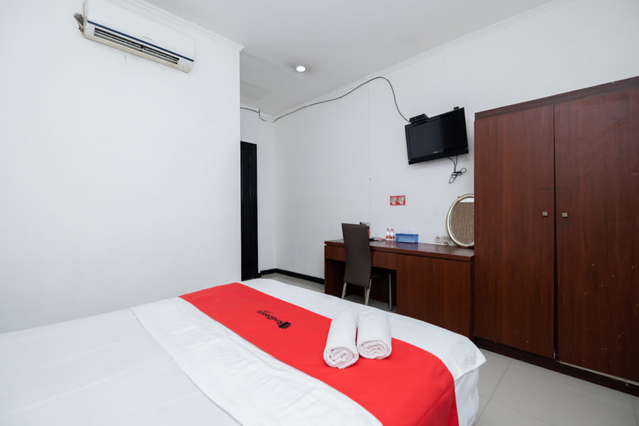 RedDoorz near Bukit Darmo Golf