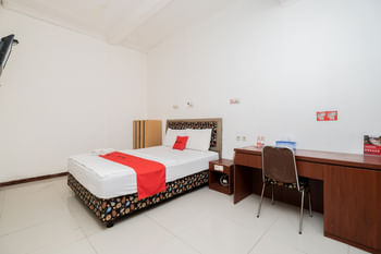 RedDoorz near Bukit Darmo Golf