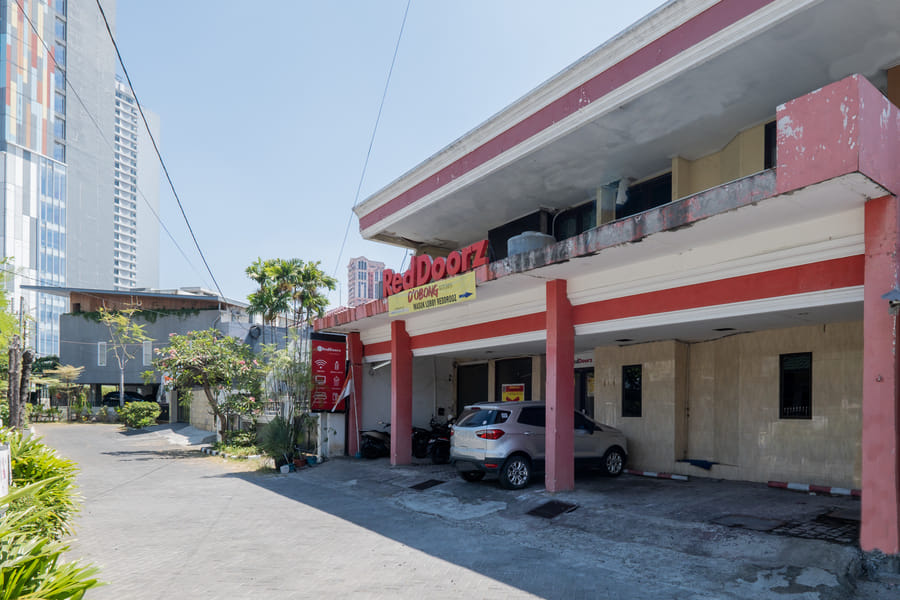 RedDoorz near Bukit Darmo Golf