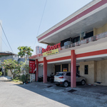 RedDoorz near Bukit Darmo Golf