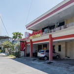 RedDoorz near Bukit Darmo Golf