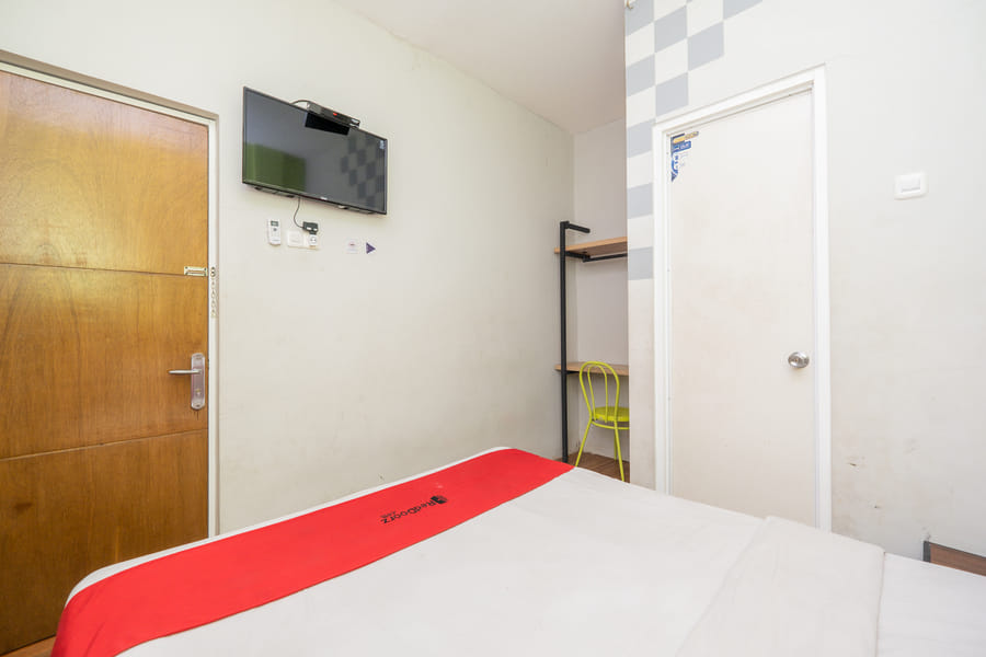 RedDoorz @ Darmo Surabaya