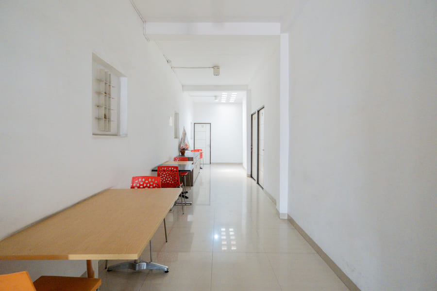 RedDoorz near Surabaya Town Square