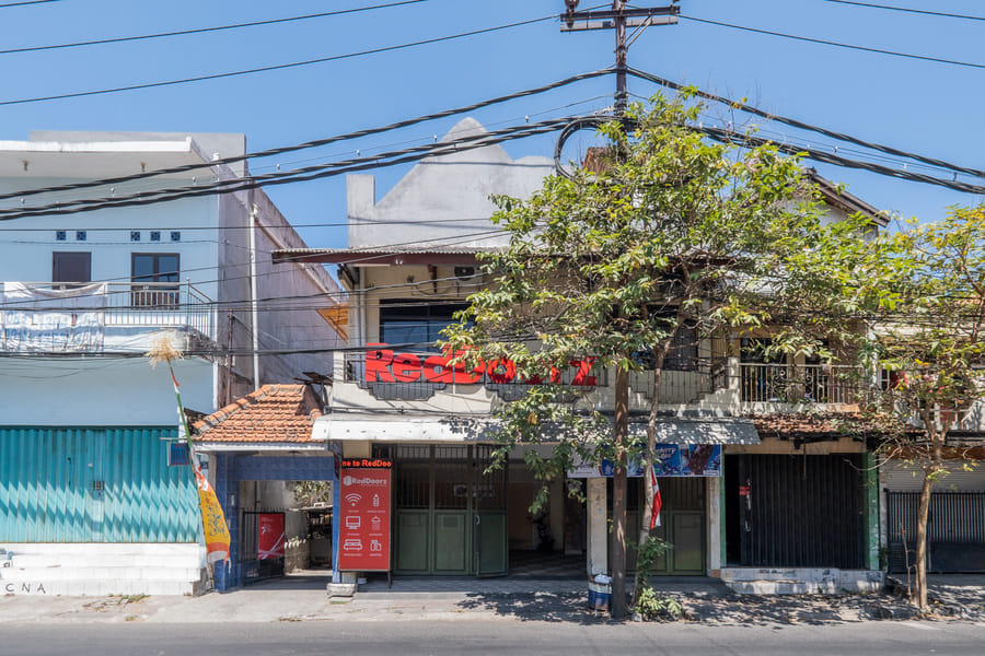 RedDoorz near Surabaya Town Square