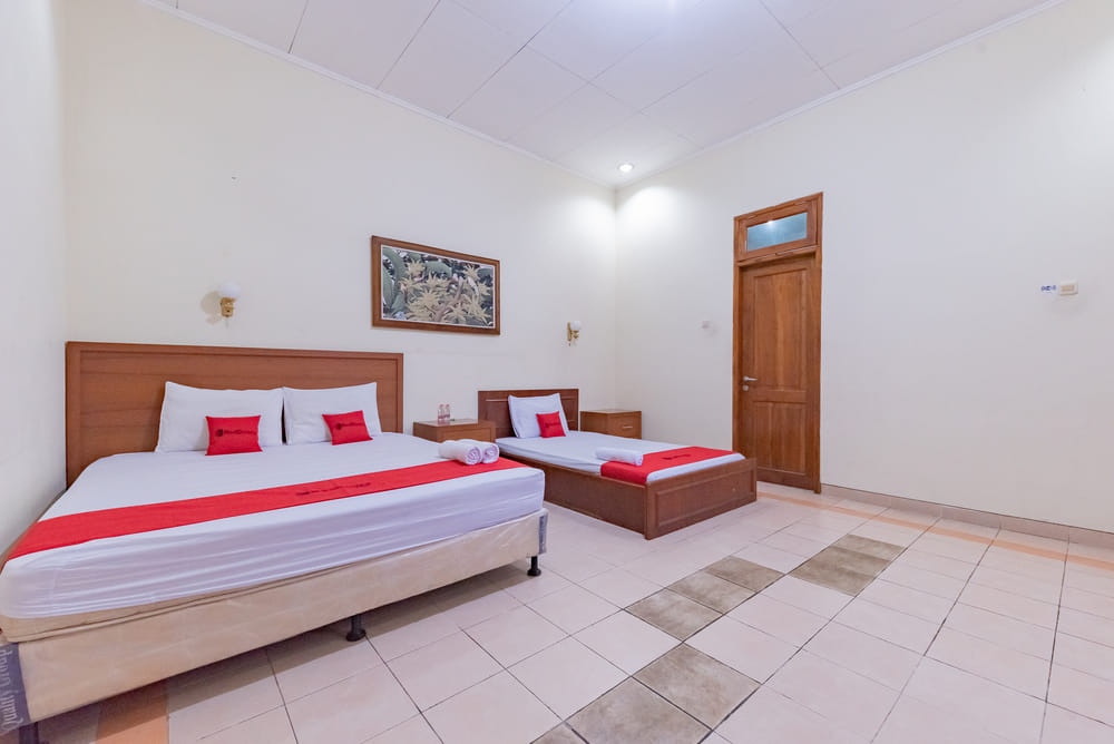 RedDoorz Family Room