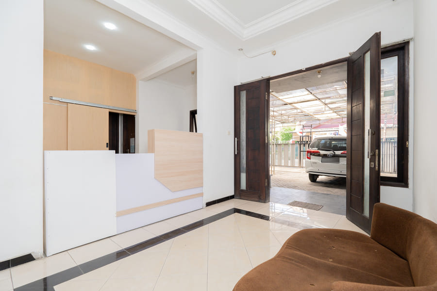 RedDoorz @ Nginden Surabaya