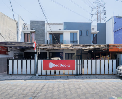 RedDoorz @ Nginden Surabaya