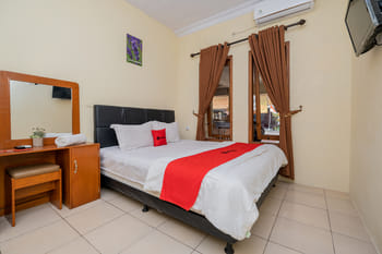 RedDoorz Syariah @ Danau Maninjau Sawojajar