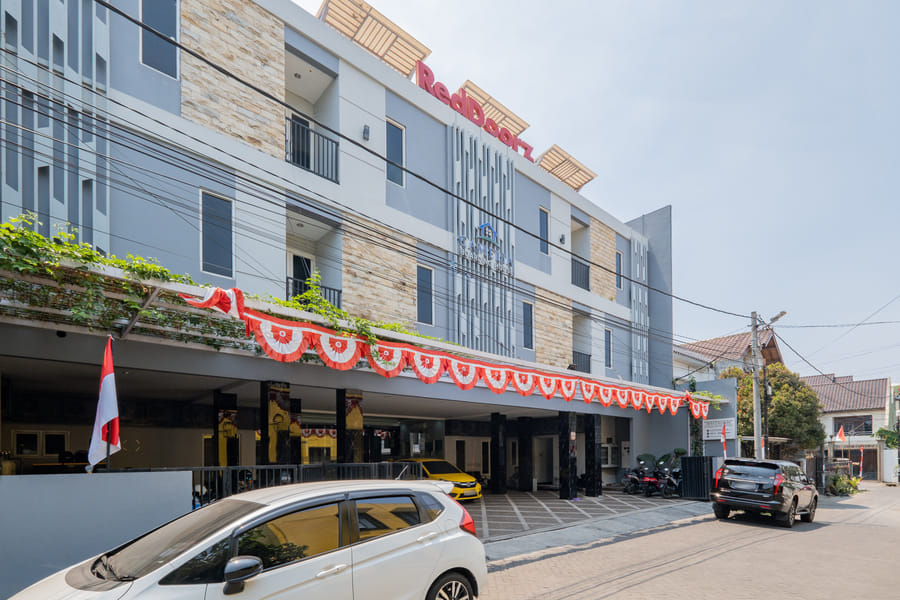 RedDoorz Plus near Politeknik Negeri Malang
