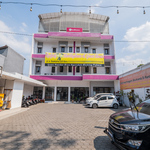 RedDoorz near Jawa Timur Park 3