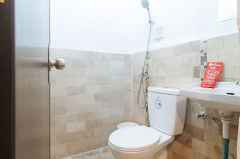 RedDoorz @ V-Cloud Hills near De La Salle Dasmarinas Cavite