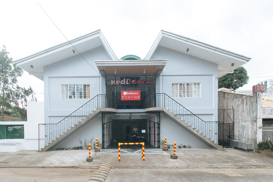 RedDoorz @ VCloud Hills near De La Salle Dasmarinas Cavite