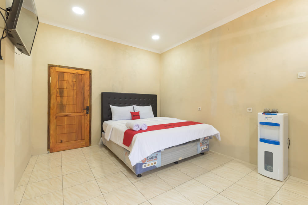 RedDoorz Room