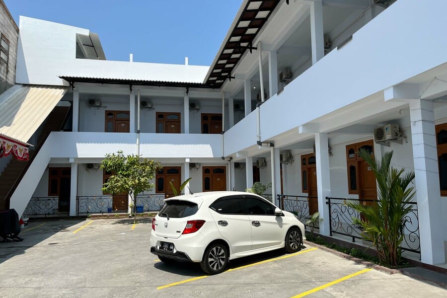 Urbanview Syariah Wisma Nabil Solo