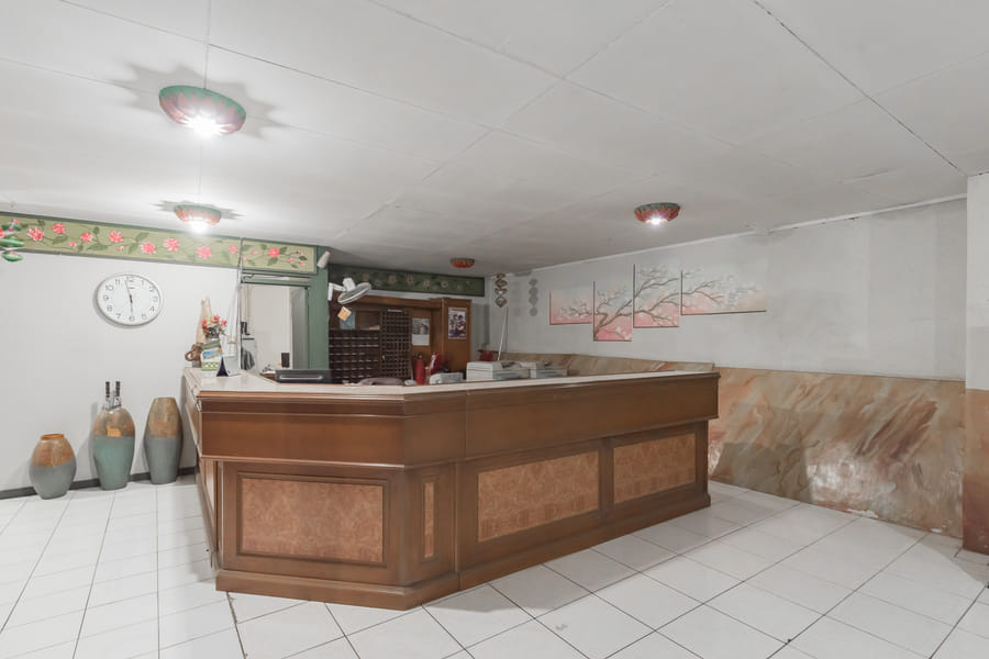 RedDoorz Plus @ Hotel Griya Astoeti