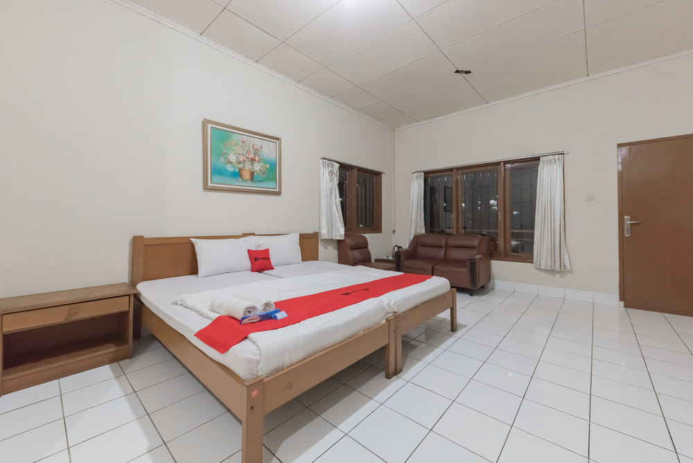 RedDoorz Room