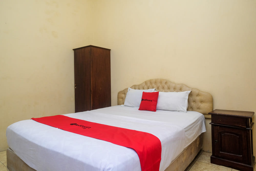 RedDoorz Room