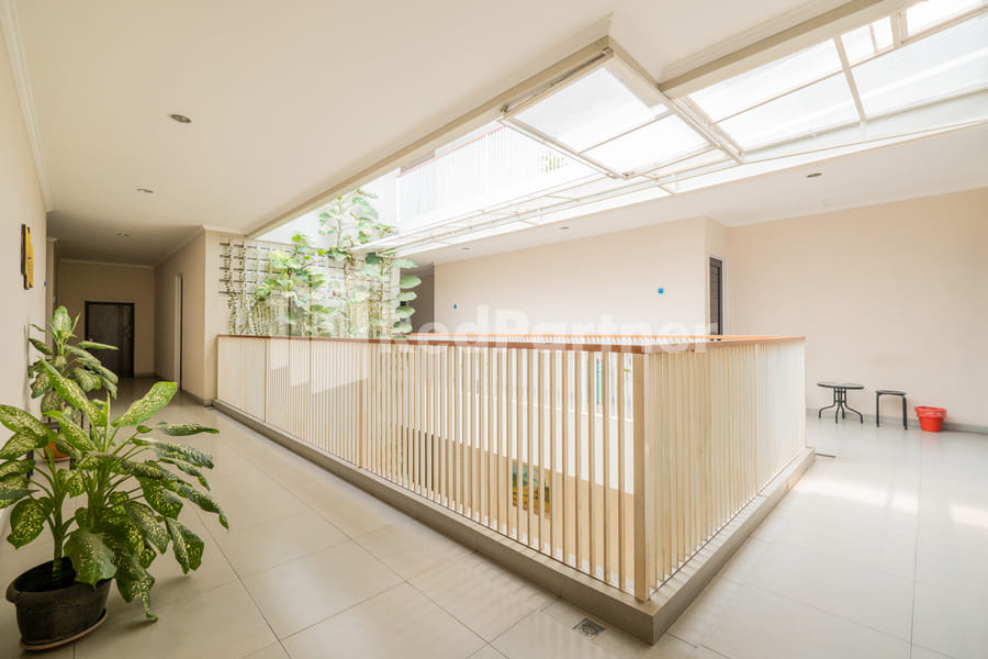 Palm Eight RedPartner