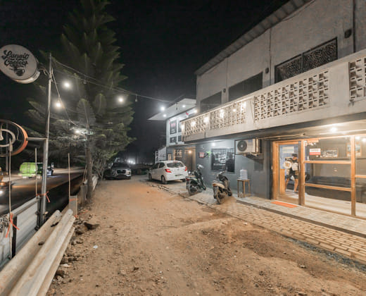 RedDoorz near Terminal Pasir Hayam Cianjur