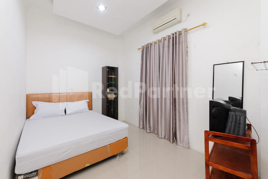 RedDoorz @ Wisma Nabila Syariah near Masjid Raya Baiturrahman Banda Aceh