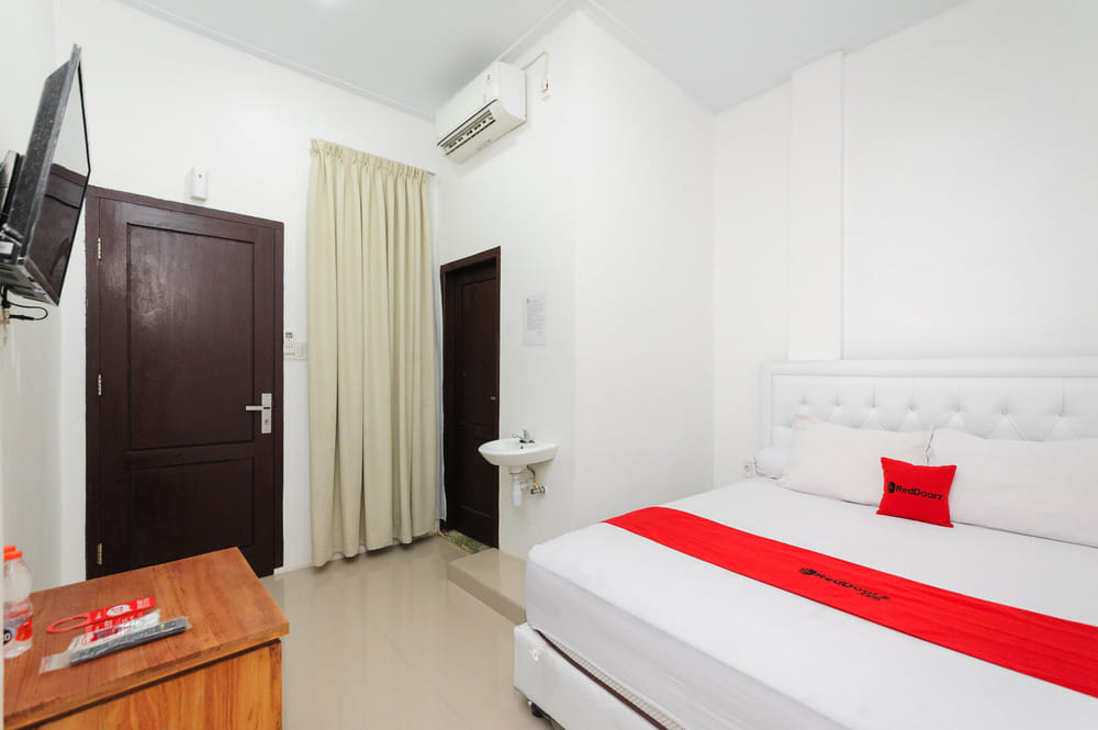 RedDoorz Room