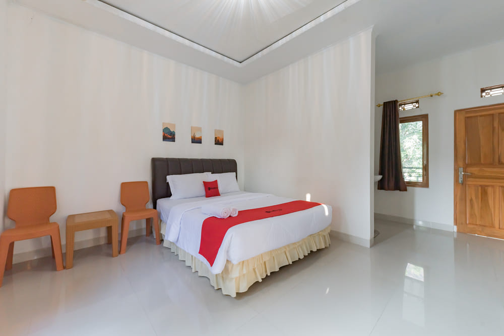 RedDoorz Room