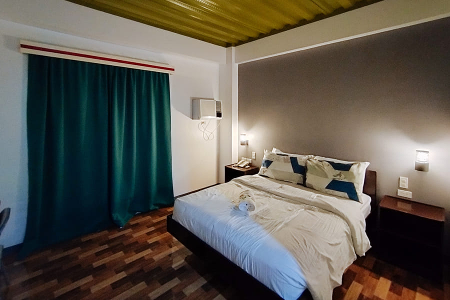 RedDoorz @ LQJ Hotel Old Buswang Kalibo