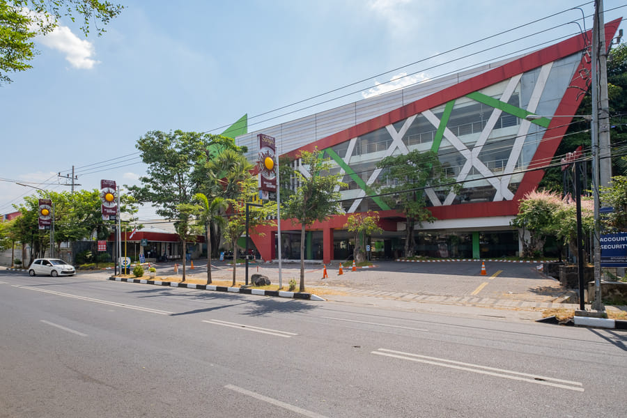 RedDoorz Premium @ Jalan Veteran Bojonegoro