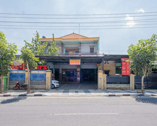 RedDoorz Syariah near Alun-Alun Bojonegoro