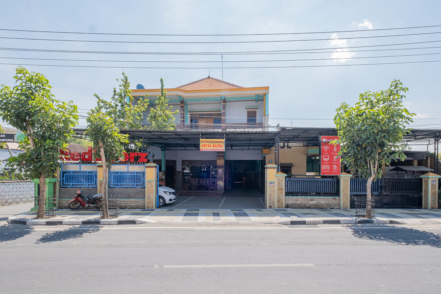 RedDoorz Syariah near Alun-Alun Bojonegoro