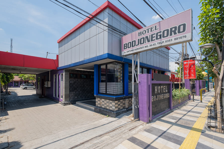 RedDoorz near Bojonegoro Train Station