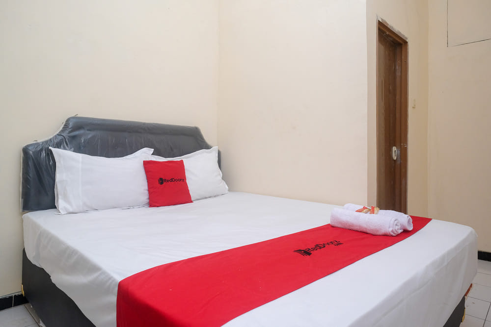 RedDoorz Room