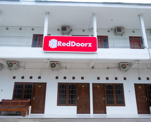 RedDoorz near Plaza Ambarrukmo Yogyakarta