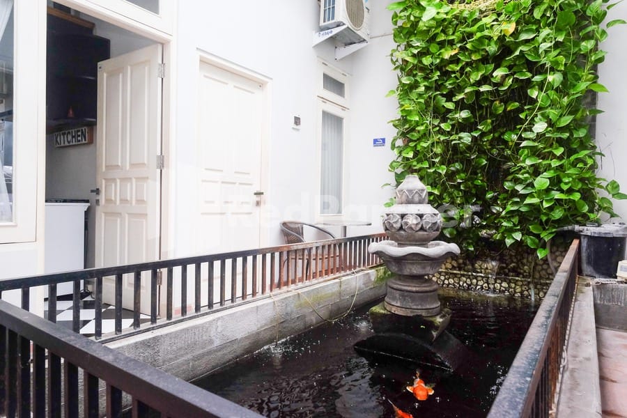 Just 11 Boutique Syariah RedPartner near UGM Yogyakarta