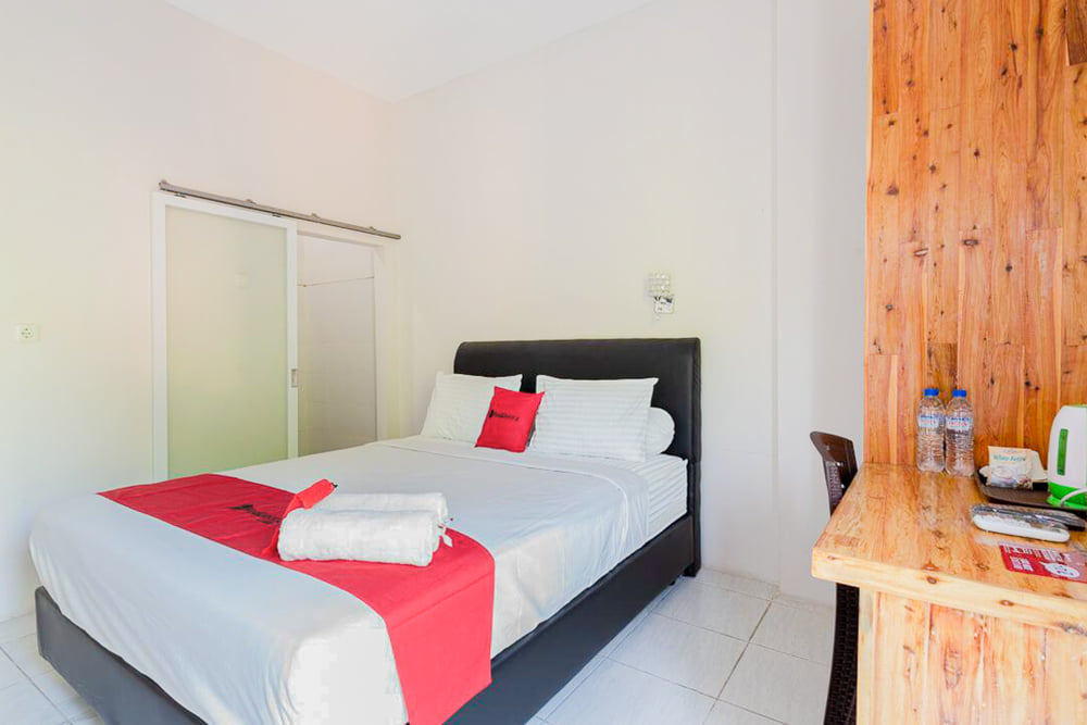RedDoorz Room