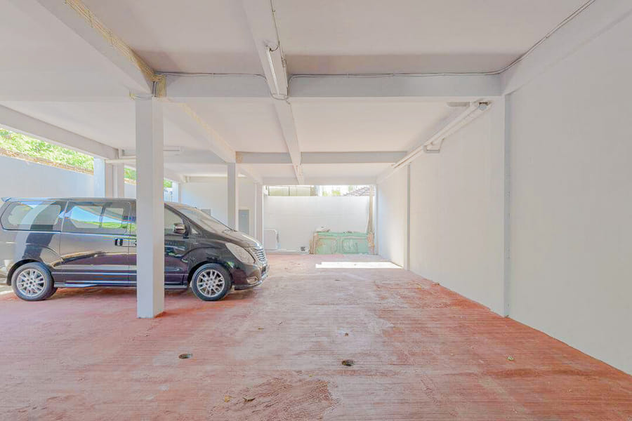 RedDoorz Plus Syariah @ Raya Nginden 2