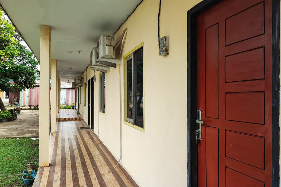RedDoorz Syariah near Terminal Alam Barajo Jambi