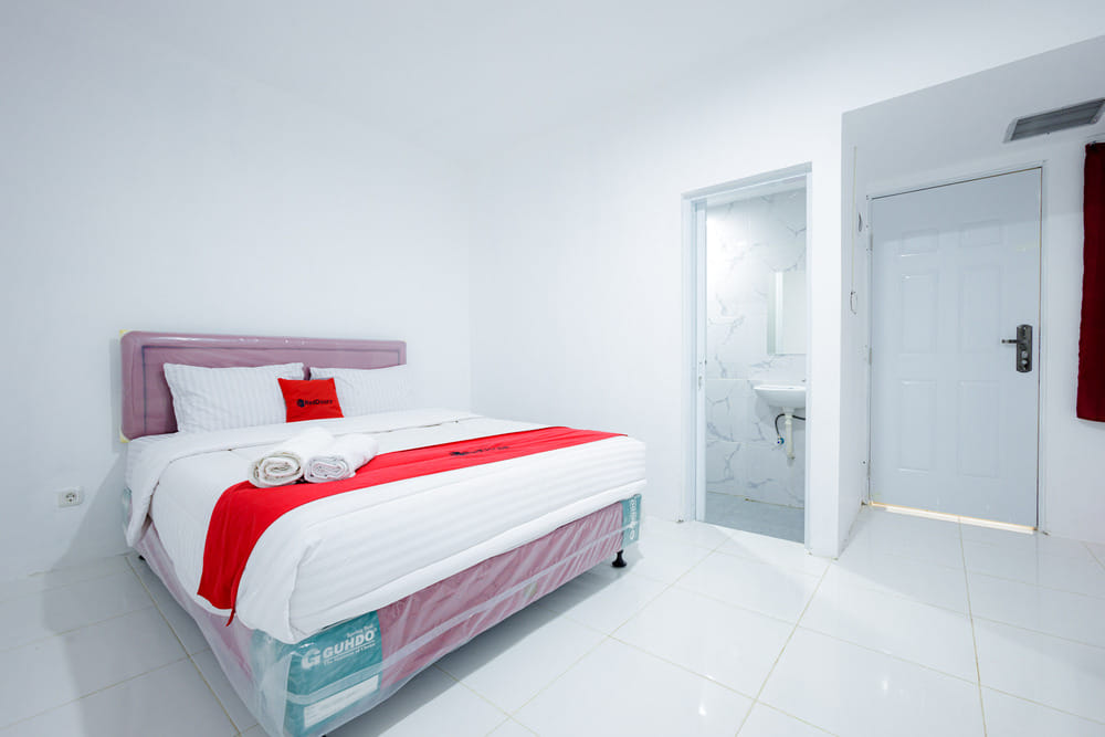 RedDoorz Room