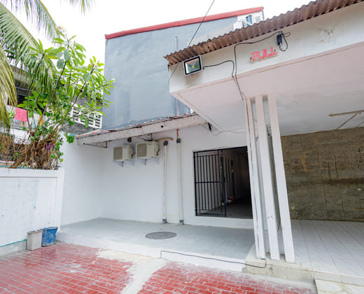 RedDoorz near Jalan Cikini