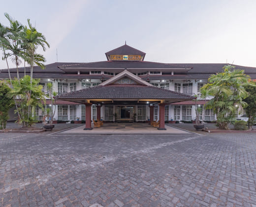 Urbanview Hotel Crown Tasikmalaya by RedDoorz