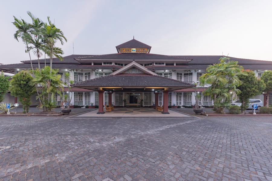 Urbanview Hotel Crown Tasikmalaya by RedDoorz