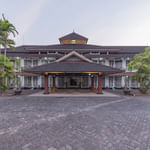 Urbanview Hotel Crown Tasikmalaya by RedDoorz