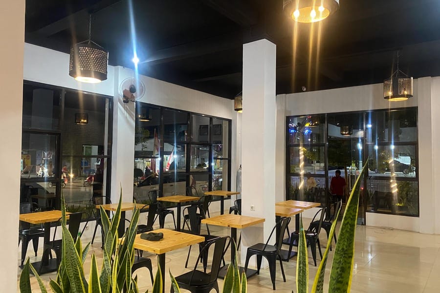 Urbanview Hotel Medio Inn Palu by RedDoorz