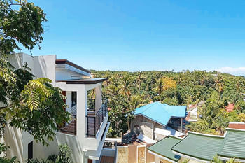 RedDoorz @ LM Apartelle Boracay