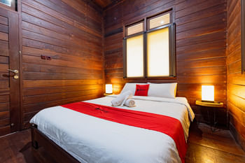 RedDoorz Resort @ Taman Wisata Mangrove